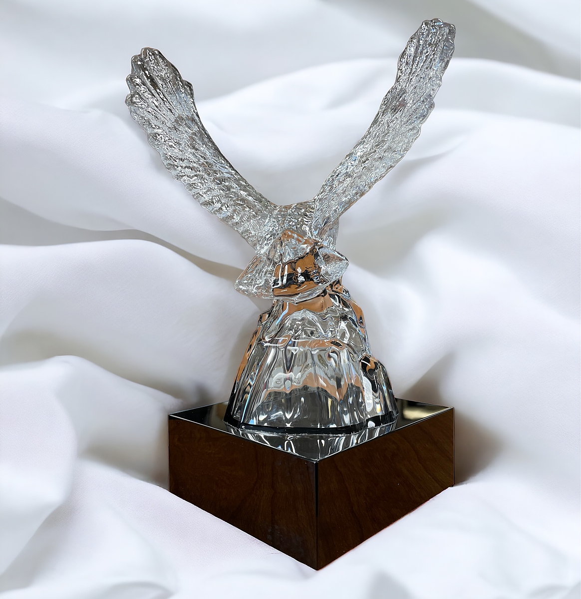 The back of our Crystal Eagle Statue to give you a better view of the eagle's wings & tail.
